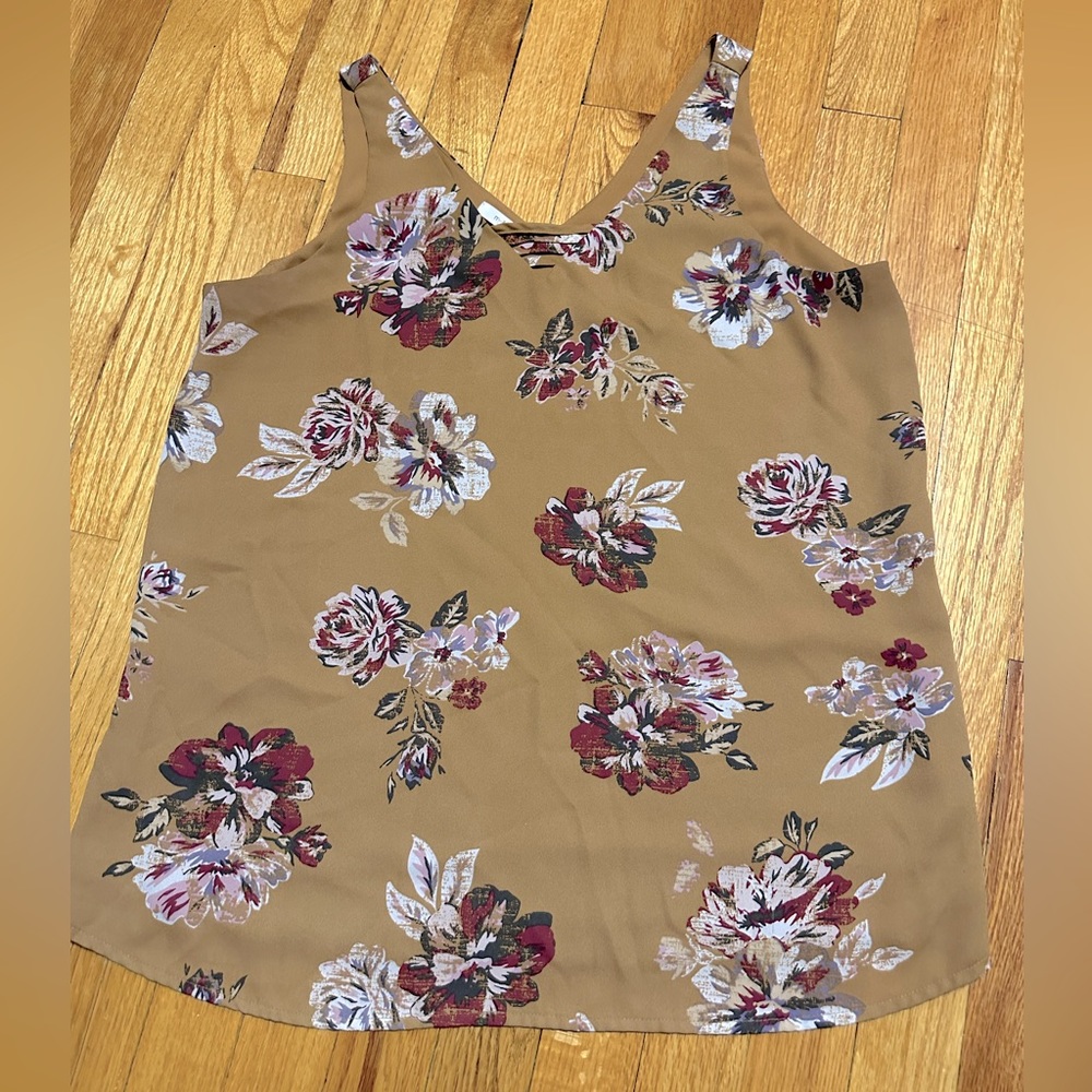 Medium, Maurices, gold with flower dressy tank top.
